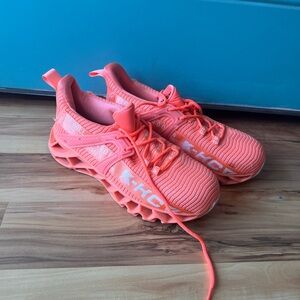 Women’s pink composite toe shoes